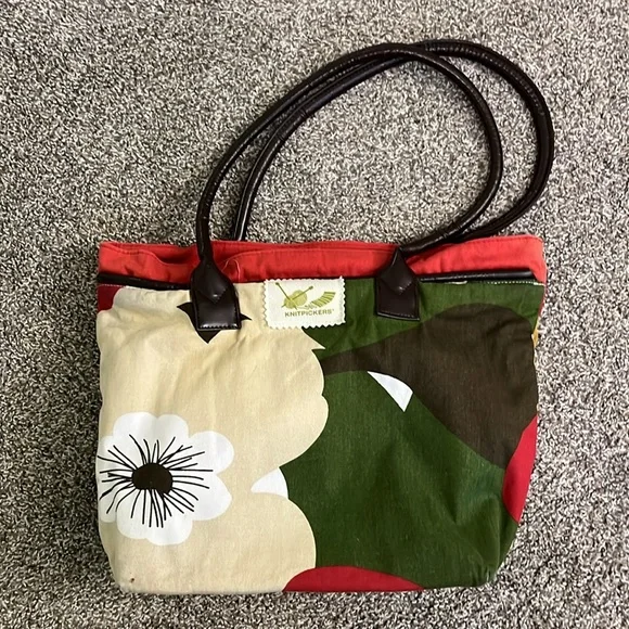 Knitpickers Knitting Bag and Yarn Holders - Picture 2 of 6